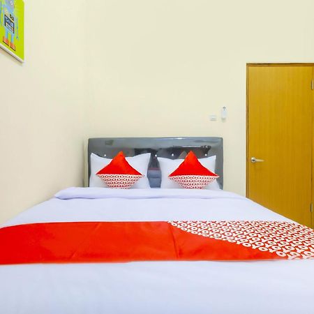 Hotel O Syariah Tasikmalaya Near Universitas Siliwangi Formerly Siliwangi Guest House Экстерьер фото