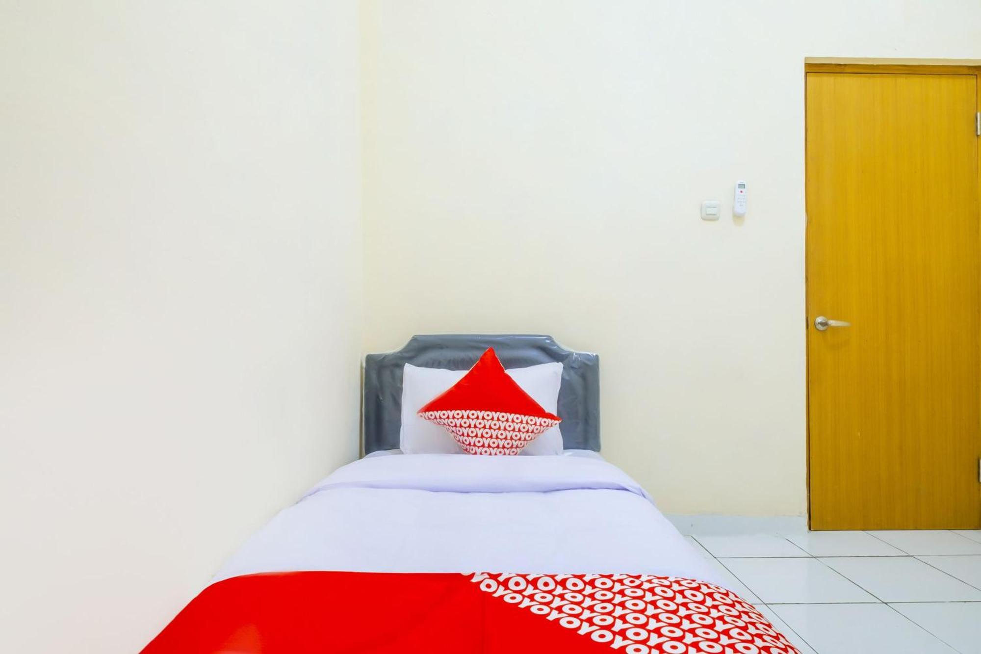 Hotel O Syariah Tasikmalaya Near Universitas Siliwangi Formerly Siliwangi Guest House Экстерьер фото